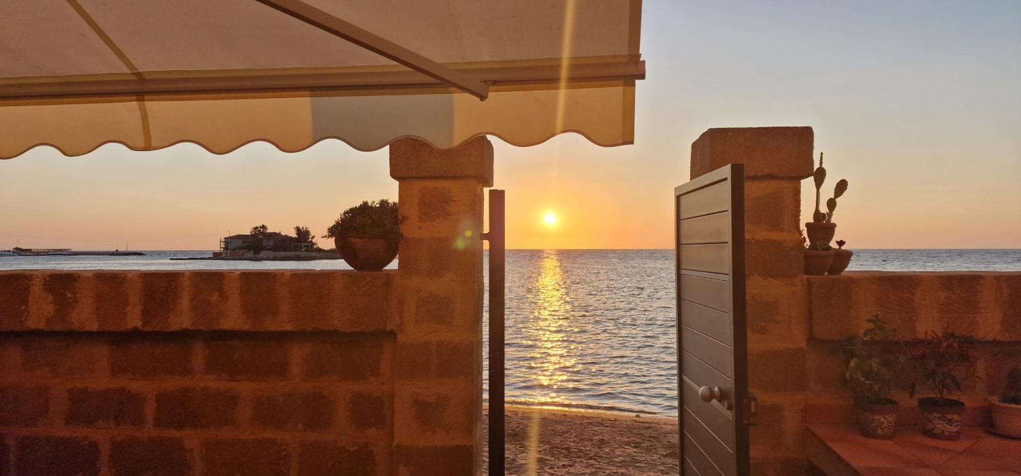 La Casa Sulla Spiaggia Marzamemi Exterior foto
